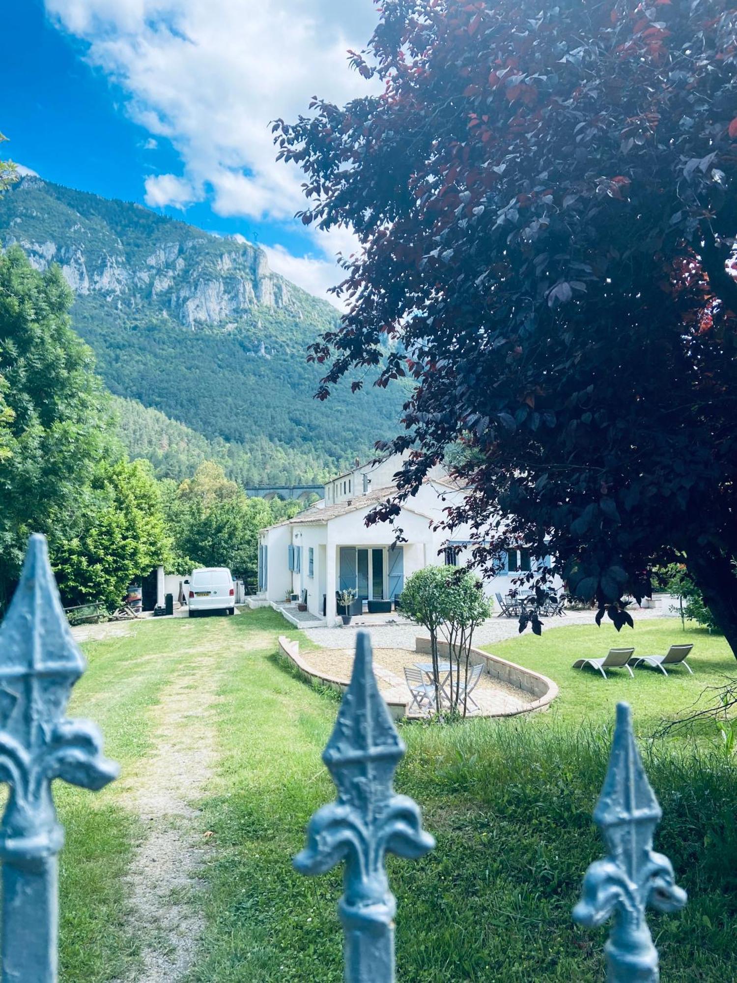 Private Riverside Villa With Breathtaking Views Axat Buitenkant foto